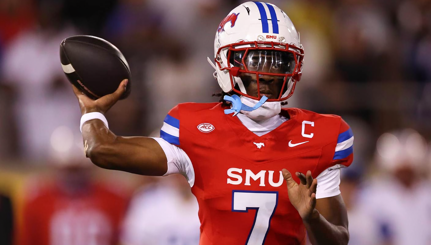 V体育 - SMU 为现役球员命名康复中心，凯文·詹宁斯 Heisman 之路再添里程碑 - V体育